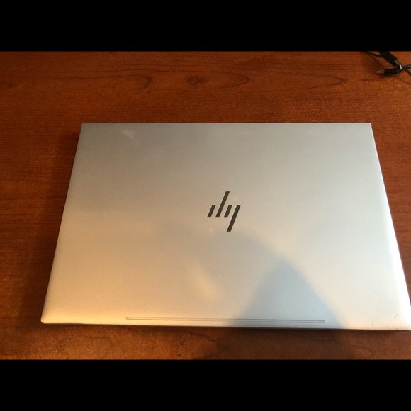 Touch screen laptop - Picture 2 of 5